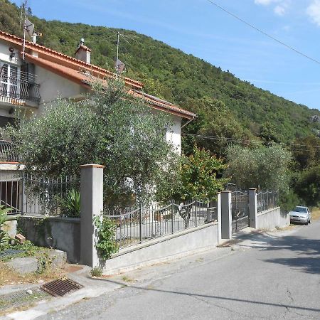 Ferienwohnung La Mansardina Vezzi Portio Exterior foto