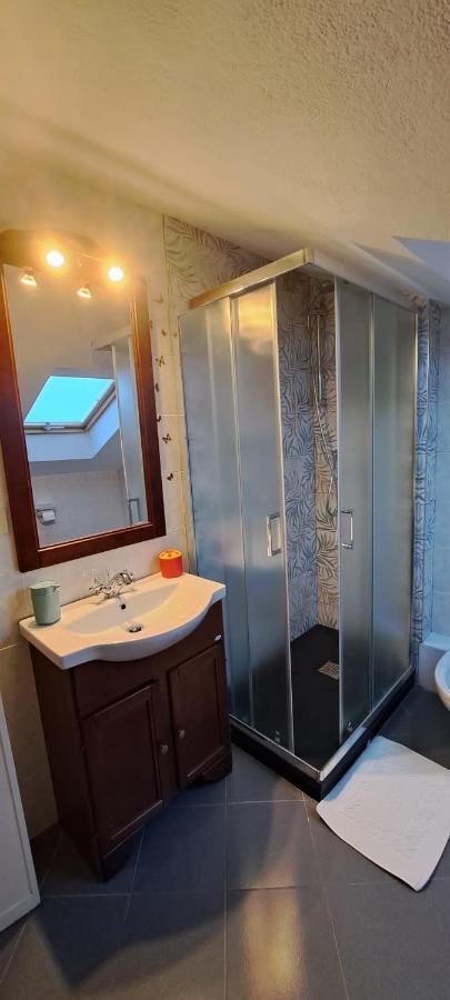 Ferienwohnung La Mansardina Vezzi Portio Exterior foto