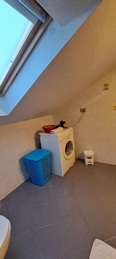 Ferienwohnung La Mansardina Vezzi Portio Exterior foto