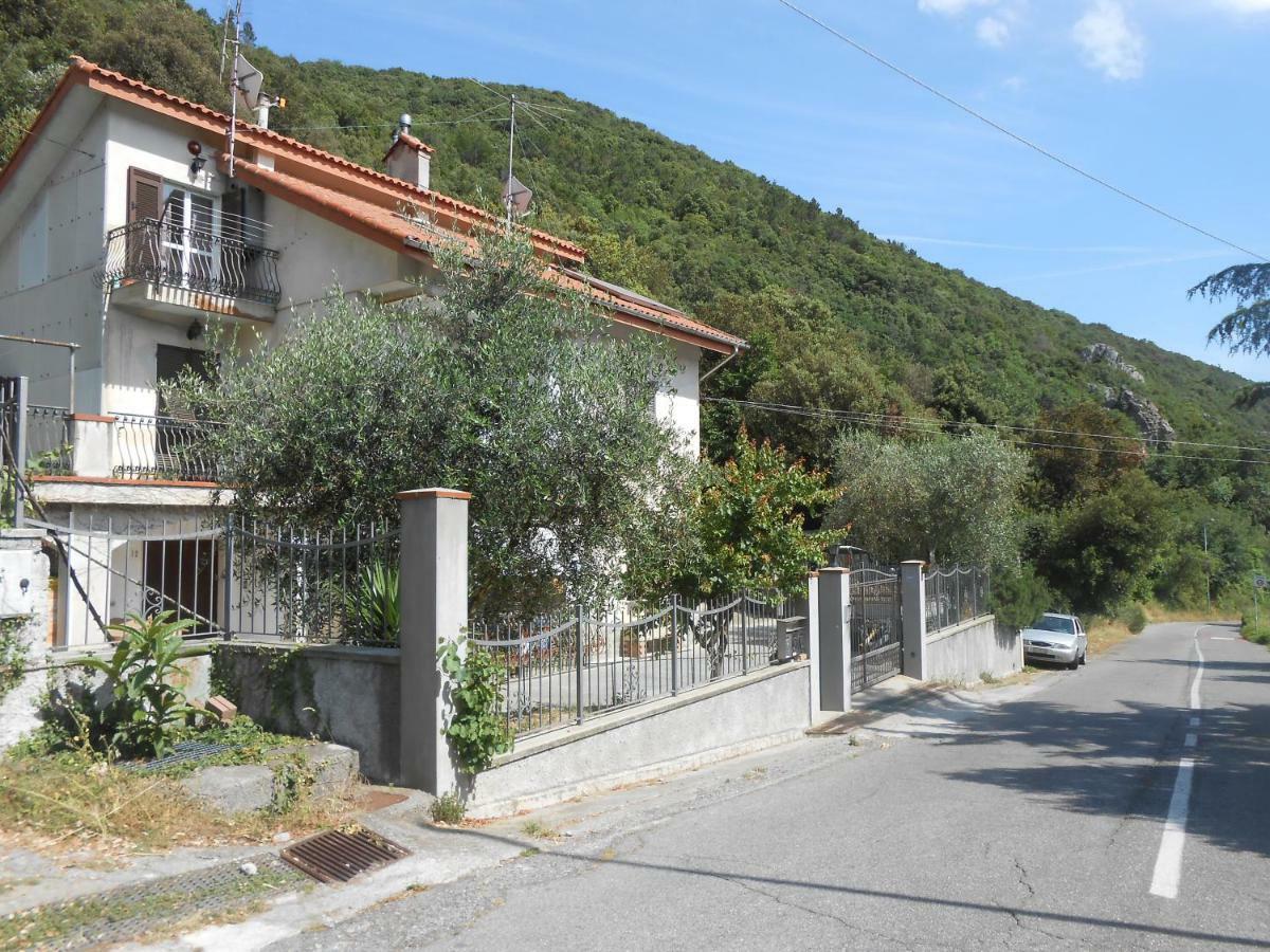 Ferienwohnung La Mansardina Vezzi Portio Exterior foto