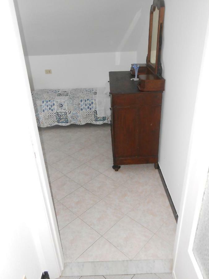 Ferienwohnung La Mansardina Vezzi Portio Exterior foto