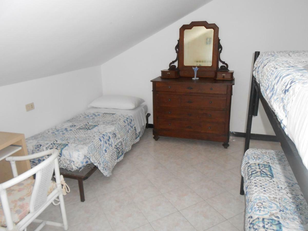 Ferienwohnung La Mansardina Vezzi Portio Exterior foto