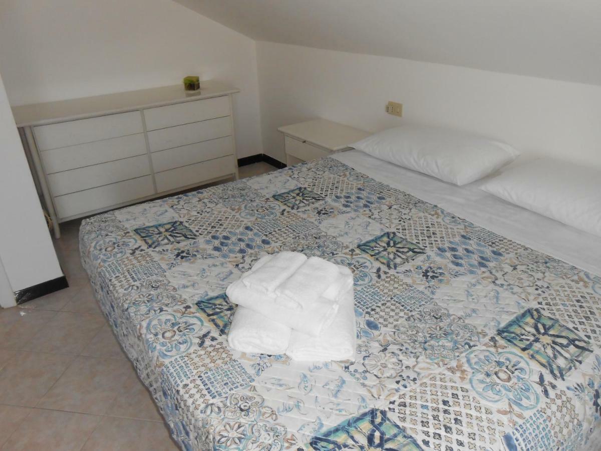 Ferienwohnung La Mansardina Vezzi Portio Exterior foto