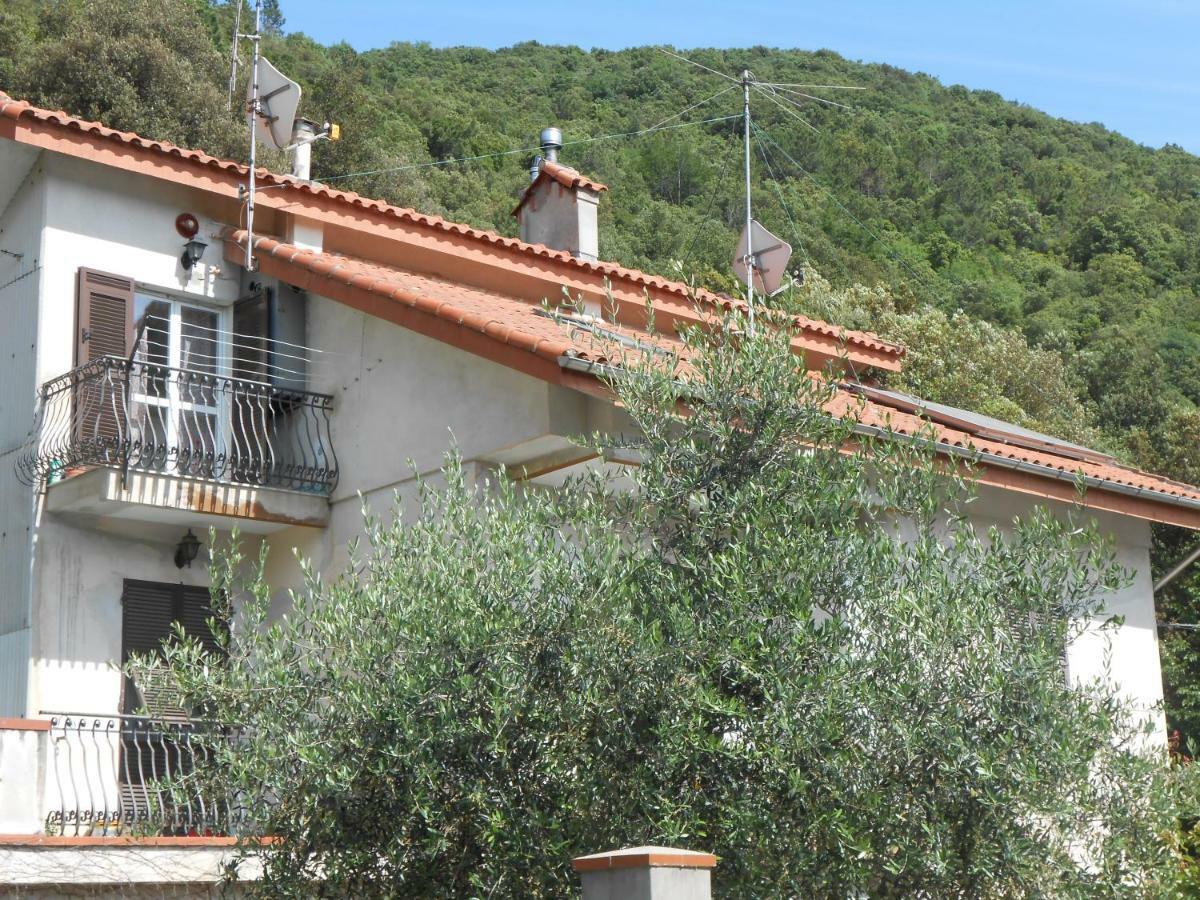 Ferienwohnung La Mansardina Vezzi Portio Exterior foto