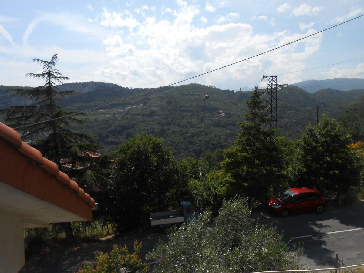 Ferienwohnung La Mansardina Vezzi Portio Exterior foto